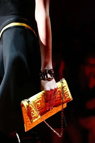 Look 91